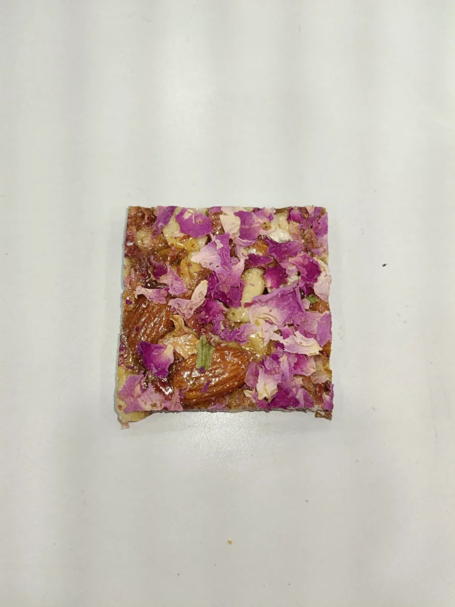 SP. Gulab Chikki